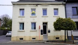 Wohnungsgebäuden mit Garten gelegen in Welkenraedt, rue Saint Paul 106, mit 3 Wohnungen und wenige Schritte vom Zentrum
