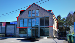 Schöne große Bürofläche auf der ersten Etage und eine tolle Wohnung mit Terrasse auf der zweiten Etage des Gebäudes gelegen am Rande der Klothstraße 42 in Kelmis